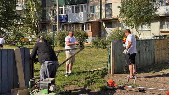 «Общими силами: Возрождение двора» - Ольга Сухорукова