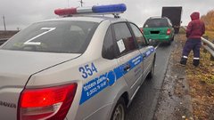 Сотрудники Госавтоинспекции Бузулука оказали помощь водителю на трассе