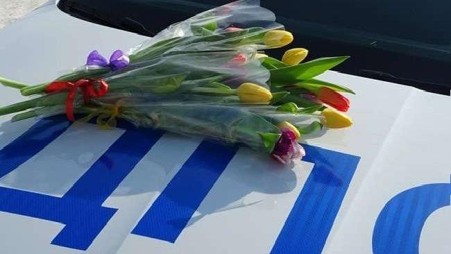 Тюльпаны для женщин: сюрприз от автоинспекторов