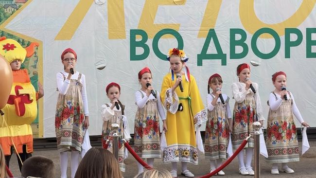 В посёлке Нефтяников прошёл праздник «Лето во дворе»