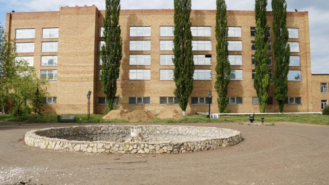 На аллее «Дружба» приступили к благоустройству завершающего этапа