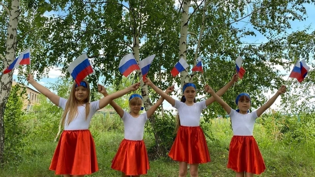 22 августа в России отмечают День Государственного флага 