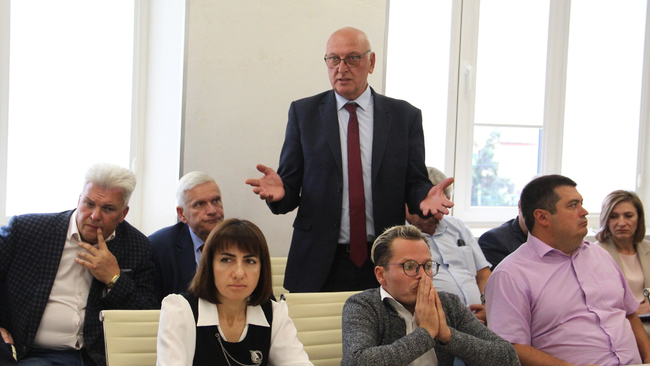 Жители жалуются на перебои с почтой: район берёт ситуацию под контроль 