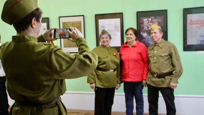 В Красногвардейце открылась выставка «Гром победы, раздавайся!»