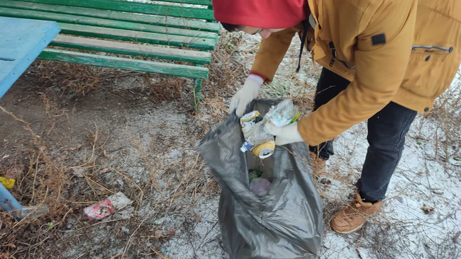 Чистота важна в любое время года: как в Бузулуке заботятся о природе 