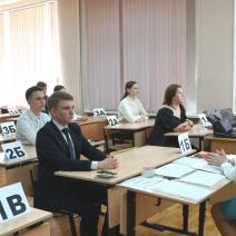 Бузулукские одиннадцатиклассники сдают ЕГЭ