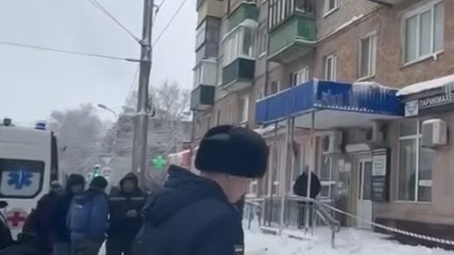 Глыба льда с крыши убила женщину в Пензе