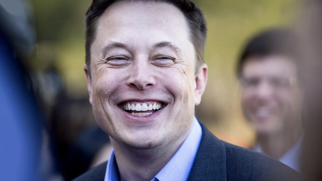 Илон Маск стал первым человеком с состоянием более $800 млрд