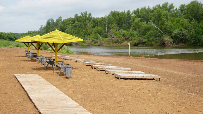 Городской пляж открыт: сезон стартовал официально