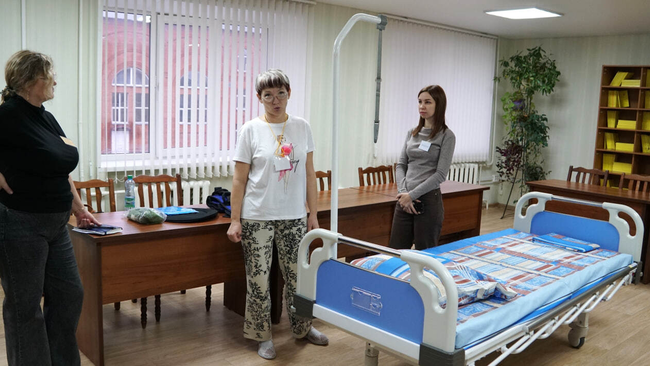 «Школы ухода»: где учатся заботиться профессионально