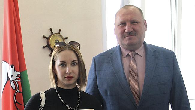 В Бузулукском районе вручили жилищный сертификат выпускнице из числа детей-сирот