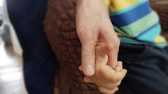 Чему учат папы? Россияне ответили, что же прививает детям отцовское воспитание