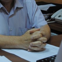 Российских чиновников научат общаться с людьми 