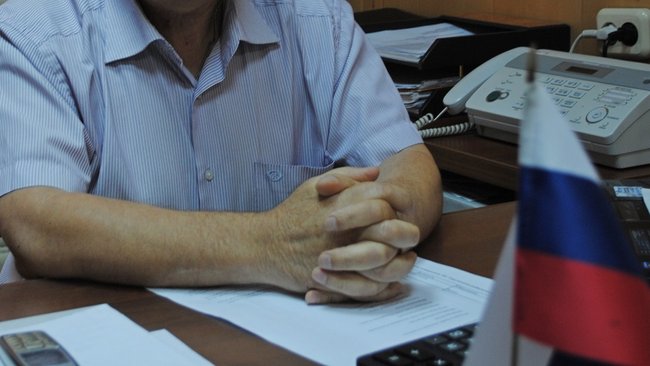 Российских чиновников научат общаться с людьми 