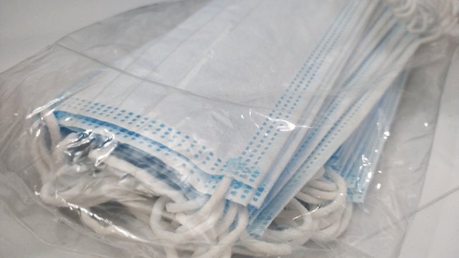 В некоторых районах Оренбуржья вводят дистант и масочный режим