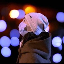 Большинство россиян недовольны заявлением о нескорой отмене масочного режима