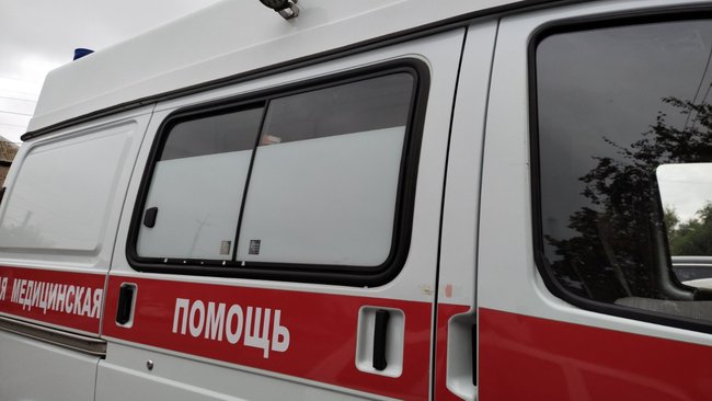 С эскалатора на крышу киоска прыгнула девушка в ТРЦ Оренбурга