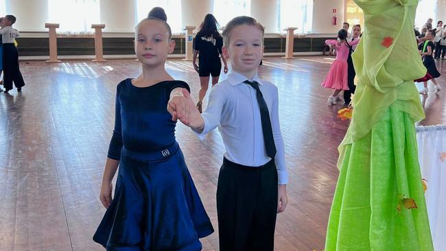 Салют, танец!