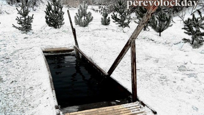 Кому стоит отказаться от купания в проруби