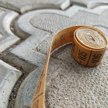 Каким должно быть расстояние от гаража до соседнего дома? 