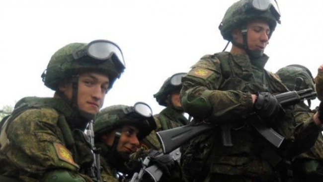 Госдума приняла закон об отмене возрастного предела для контрактников 