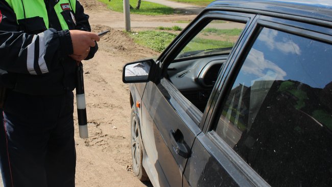 Водителям разрешили предъявлять права в электронном виде