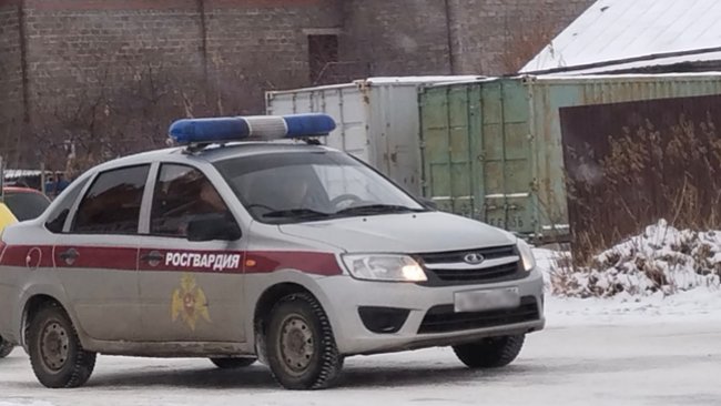 В Бузулуке пьяный мужчина лавировал среди машин 