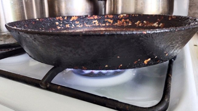 В Бузулуке мужчина из-за сковороды переполошил многоквартирный дом  