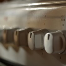 Взрыв самогонного аппарата, застрявший в снегу автомобиль и попытка суицида