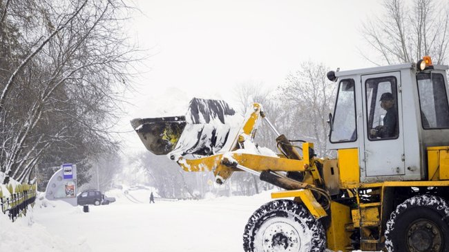 В Оренбуржье 102 организации наказаны за сугробы во дворах 