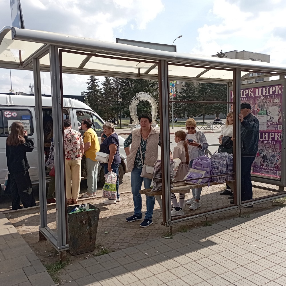 Администрация Бузулука закупает очередную стеклянную остановку | Новости  Бузулука